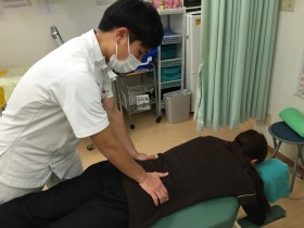 骨盤調整の施術
